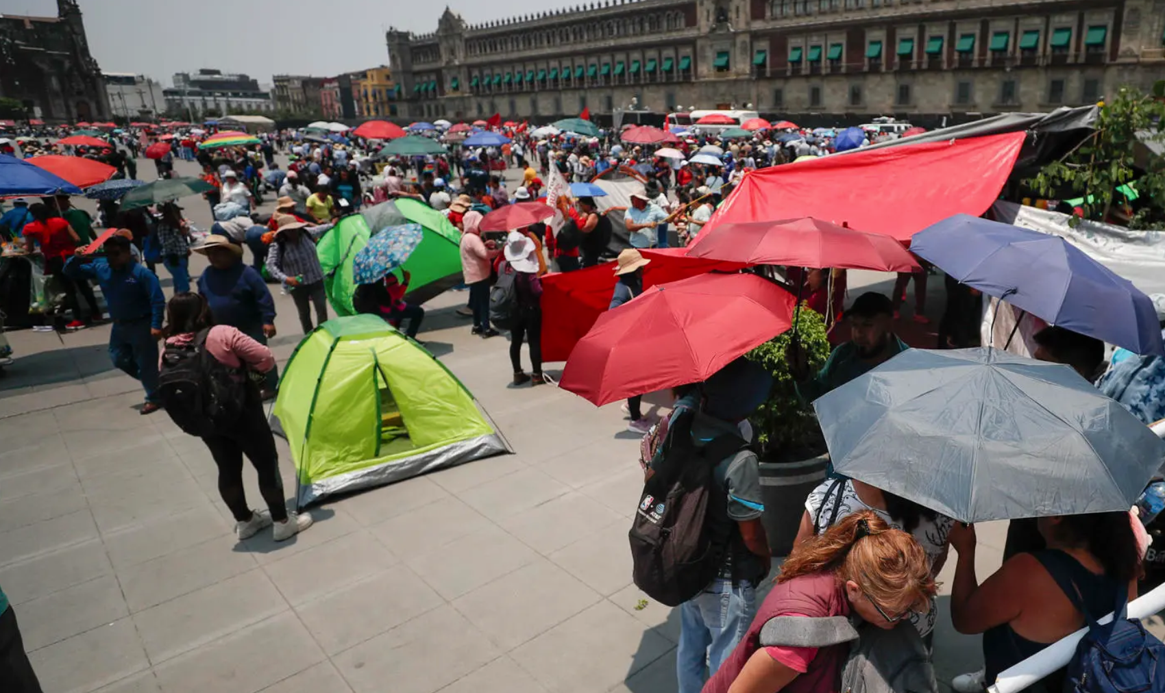 CNTE analiza levantar plantón en el Zócalo